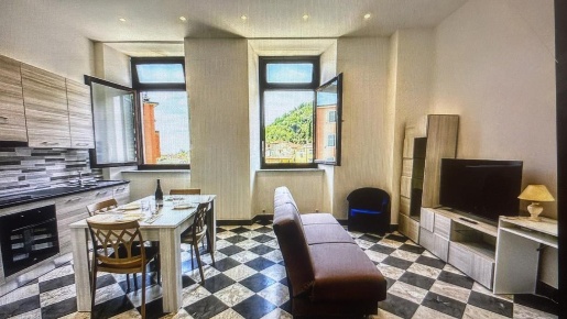 Foto Appartamento a Carrara Centro di 65 m² con 4 locali in affitto