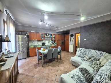 Foto Appartamento a Castelfranco di Sotto Centro di 98 m² con 4 locali