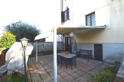 Foto Casa indipendente a Lucca San Pietro a Vico - San Cassiano di 235 m²