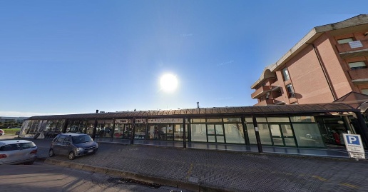 Foto Negozio a Ponsacco Centro di 75 m² con 1 locali in vendita