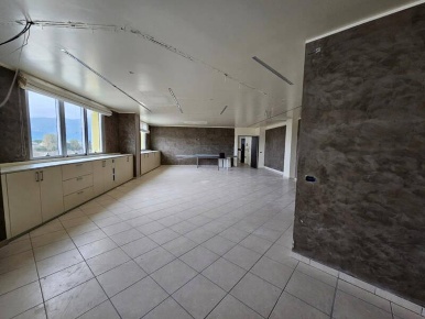 Foto Ufficio a Cascina Semicentro di 130 m² con 1 locali in vendita