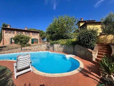 Foto Villa unifamiliare a Lastra a Signa Centro di 475 m² con 15 locali