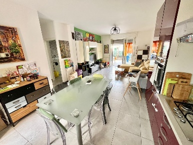 Foto Appartamento a Massa Marina di Massa Centro di 70 m² con 3 locali