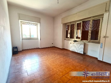 Foto Appartamento a Massa Centro di 85 m² con 4 locali in vendita