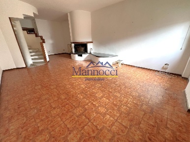 Foto Villa a schiera a Cascina Semicentro di 140 m² con 5 locali in vendita