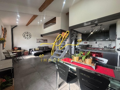 Foto Appartamento a Collesalvetti di 130 m² con 5 locali in vendita