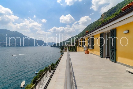 Foto Appartamento in Via Besana, Moltrasio di 90 m² con 3 locali in affitto