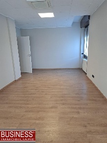 Foto Ufficio in Via Gian Francesco Parravicini, Monza San Biagio di 280 m²