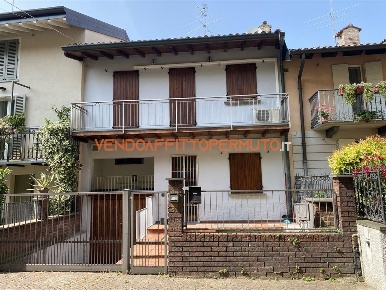 Foto Case semi ndipendenti in VIA TADINI, Romano di Lombardia Centro