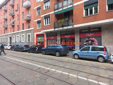 Foto Negozio in Via Rubens, Milano San Siro di 48 m² con 2 locali