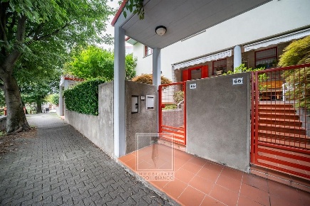 Foto Villa a schiera in via del sarto, Lecco Chiuso di 134 m² con 4 locali
