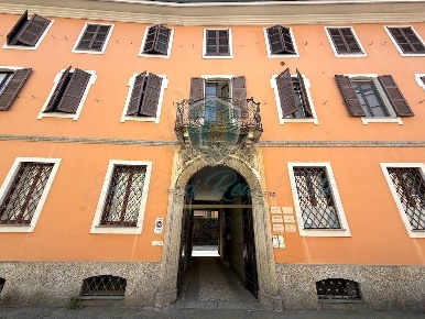 Foto Appartamento in Via Garibaldi, Lodi Centro Storico di 110 m²