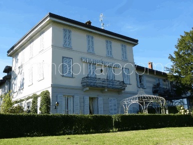 Foto Appartamento in Via Cardano, Como Cardano di 190 m² con 5 locali