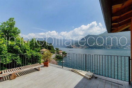 Foto Appartamento in Via Besana, Moltrasio di 160 m² con 10 locali