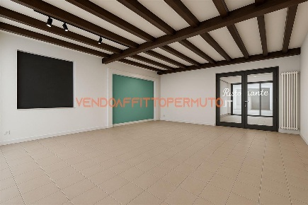 Foto Negozio in via guglielmo marconi, Romano di Lombardia Centro di 165 m²