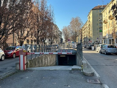 Foto Box in Via Pavia, Milano Ascanio Sforza di 13 m² con 1 locali