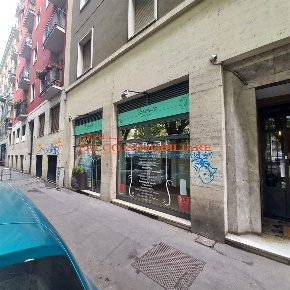Foto Negozio in Viale Gabriele d'Annunzio, Milano Corso Genova di 146 m²