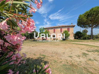 Foto Casa indipendente in Via San Giacomo, Faenza di 317 m² con 5 locali
