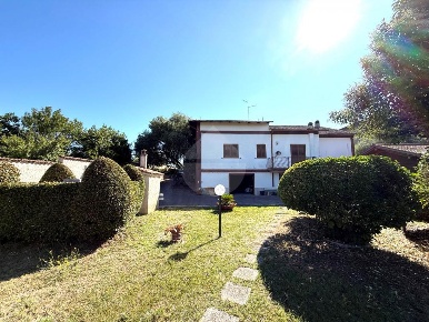 Foto Villa unifamiliare in VICOLO DELLA FONTANA CORVIA, Roma di 150 m²