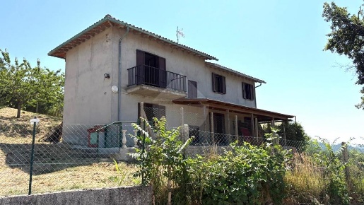 Foto Casa indipendente in Castiglione Aldobrando, Gubbio di 150 m²