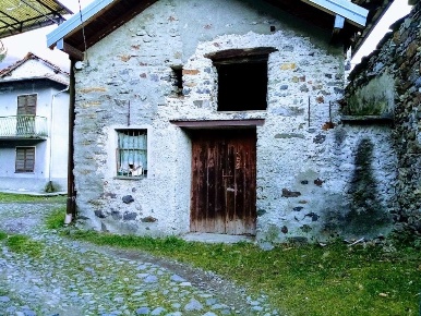 Foto Rustico a Premosello-Chiovenda di 100 m² con 4 locali in vendita