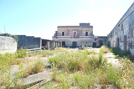 Foto Rustico in VIA PRVINCIALE LECCE LIZZANELLO, Lizzanello di 1800 m²