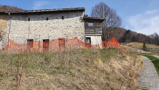 Foto Rustico in Dossena, Dossena di 320 m² con 3 locali in vendita
