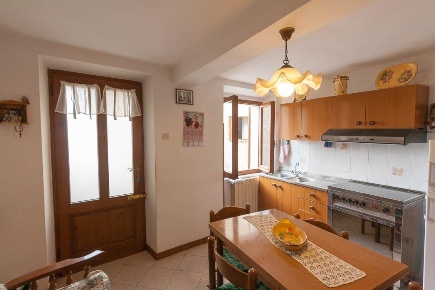Foto Rustico a Pietrasanta di 100 m² con 5 locali in vendita