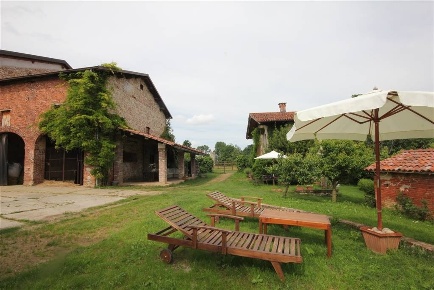 Foto Rustico a Chiusa di Pesio di 650 m² con 12 locali in vendita