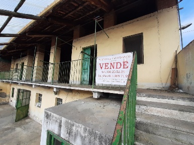 Foto Rustico in via Foglizzo 3, Montanaro di 270 m² in vendita
