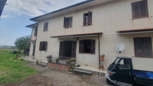 Foto Rustico a Camaiore di 120 m² con 7 locali in vendita