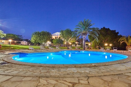 Foto Hotel in maganuco, Ragusa Marina di Modica di 600 m² con 12 locali