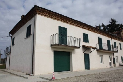 Foto Rustico in via Piani s.n.c, Castagnole delle Lanze di 280 m²
