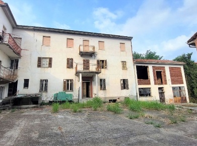 Foto Rustico in via umberto I s.n.c, Azzano d'Asti di 220 m² in vendita