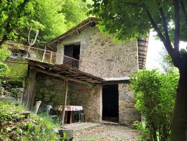 Foto Rustico in Camerata Cornello, Camerata Cornello di 65 m² in vendita