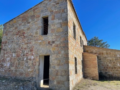 Foto Rustico a Casole d'Elsa di 750 m² con 10 locali in vendita