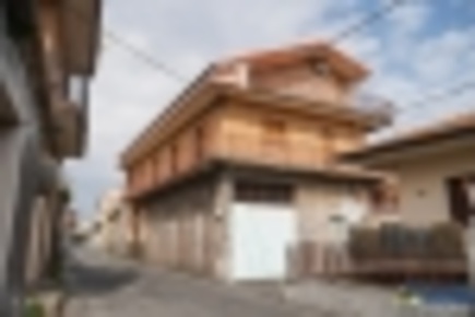 Foto Rustico in via Maugeri, Valverde di 320 m² con 9 locali in vendita