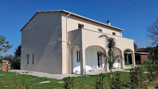 Foto Casale a Bibbona Centro di 275 m² con 7 locali in vendita