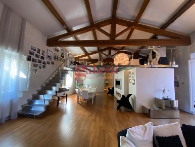 Foto Loft a Pisa San Francesco di 270 m² con 6 locali in vendita