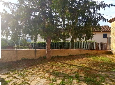 Foto Casale a Montespertoli di 173 m² con 6 locali in vendita