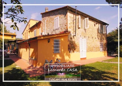 Foto Casale a Vinci Centro di 322 m² con 14 locali in vendita