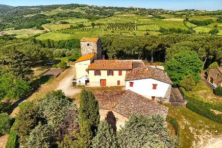 Foto Casale a Gambassi Terme Centro di 1200 m² con 25 locali in vendita