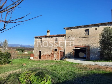 Foto Casale a Cerreto Guidi Bassa di 350 m² con 10 locali in vendita