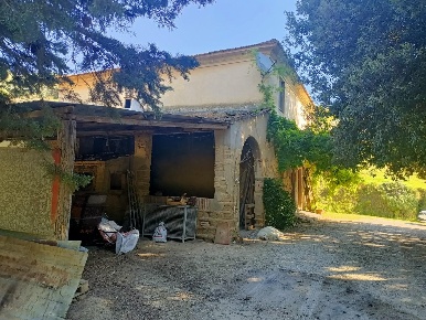 Foto Casale a Casciana Terme Lari Semicentro di 330 m² con 10 locali