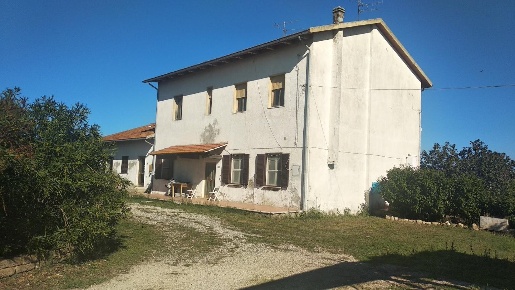 Foto Casale a Grosseto Alberese di 180 m² con 8 locali in vendita