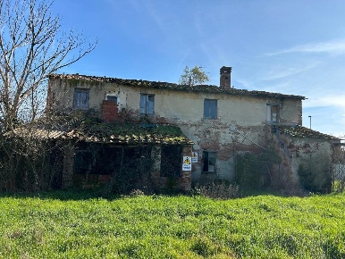 Foto Casale a Fucecchio Centro di 350 m² con 16 locali in vendita