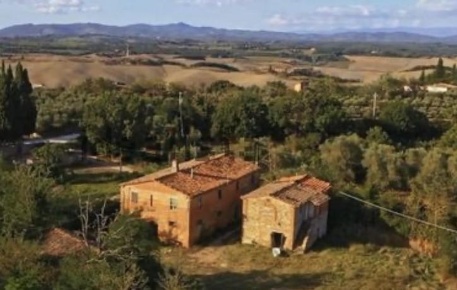 Foto Casale a Asciano Torre a Castello di 620 m² con 30 locali in vendita