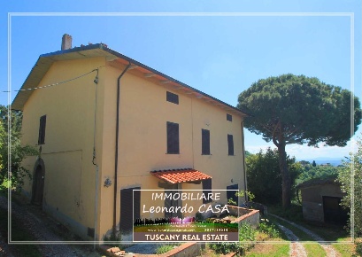Foto Casale a Vinci di 330 m² con 12 locali in vendita
