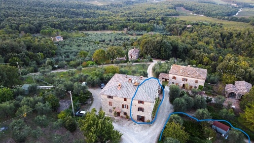 Foto Casale a Monteriggioni di 310 m² con 10 locali in vendita
