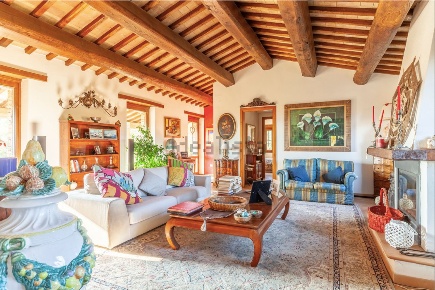 Foto Casale a Orvieto Centro di 530 m² con 17 locali in vendita